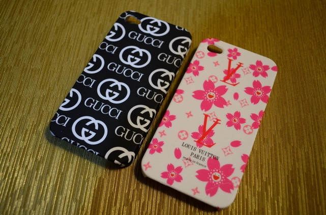 Vỏ ốp iPhone 4 logo Gucci và Louis Vuitton Paris